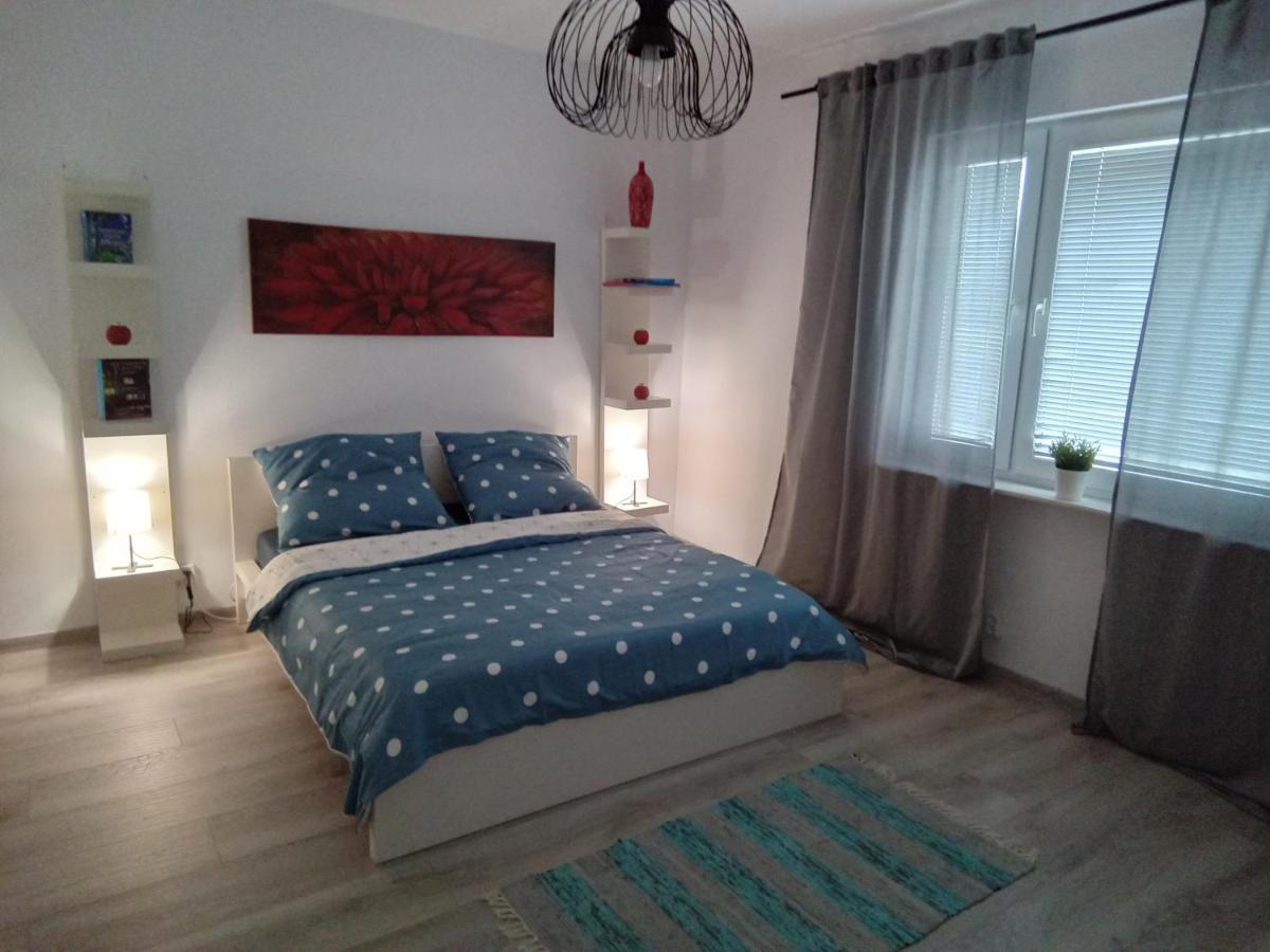 Domek U Kazi Sadowne Kültér fotó