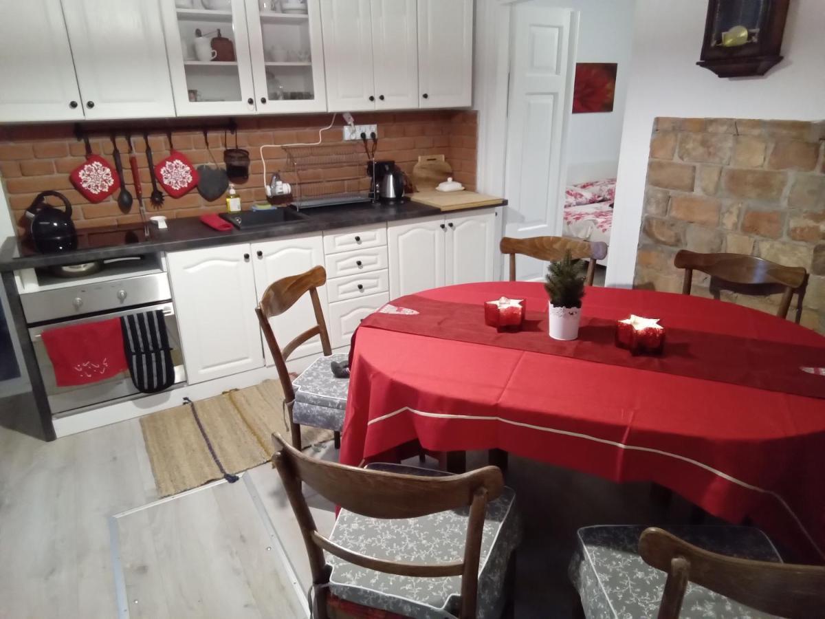 Domek U Kazi Sadowne Kültér fotó